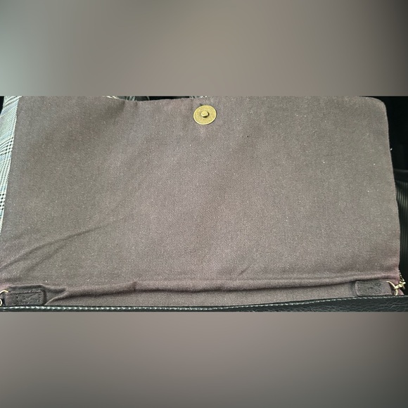 Ecote leather sequined cluch with removal chain shoulder strap - Picture 5 of 7